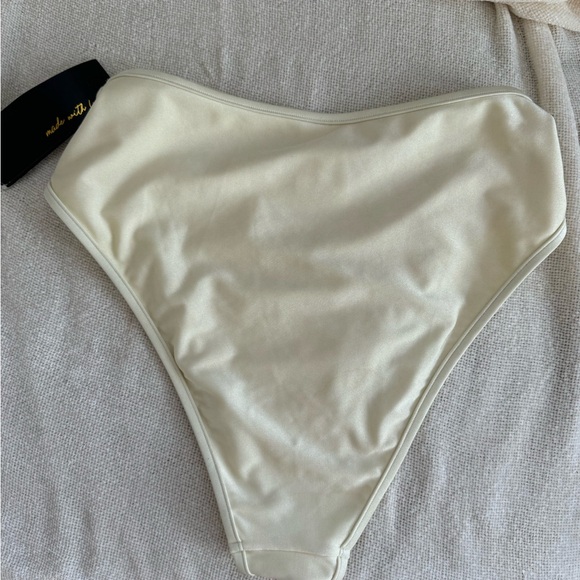 B Fyne High Waisted Bikini Bottom Cloud Cream Large - Picture 5 of 6